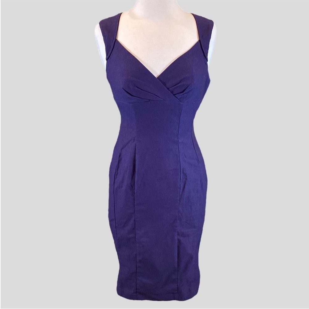 Snap Sleeveless Fitted Tailored Dress